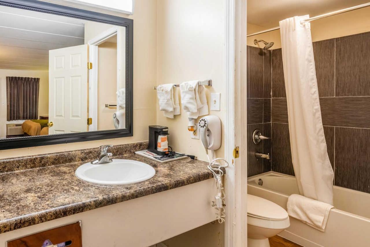 Econo Lodge Franklin Экстерьер фото