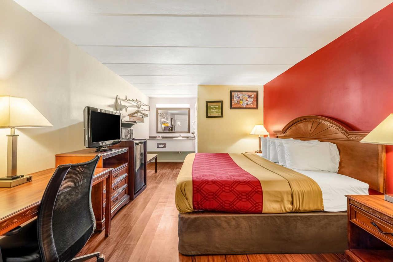 Econo Lodge Franklin Экстерьер фото