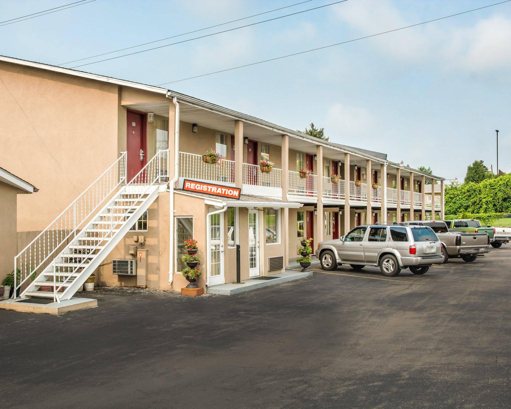 Econo Lodge Franklin Экстерьер фото